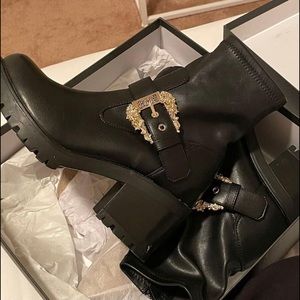 VERSACE BOOTS SIZE 9